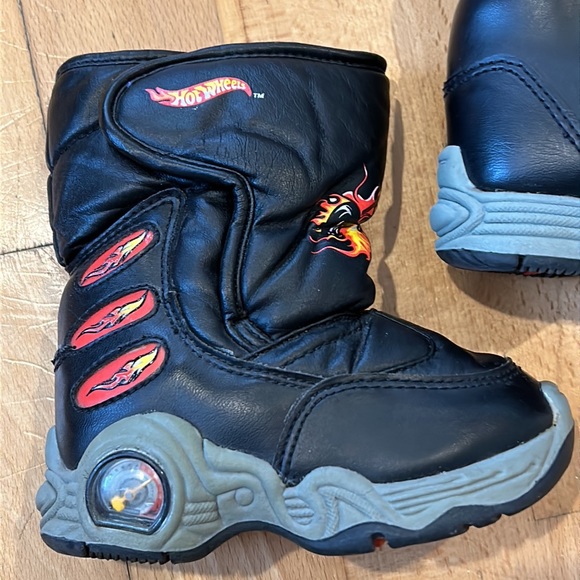 HOT WHEELS moon snow winter boots toddler Boys 6 - Picture 2 of 10
